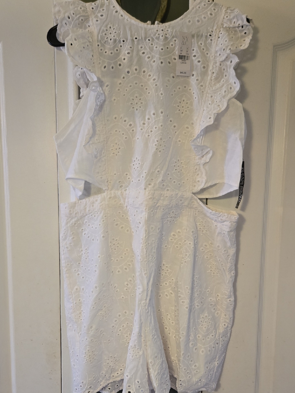 NY&Co. White Eyelet Ruffle Womens Romper - Lightweight Summer Style. NWT. Size L